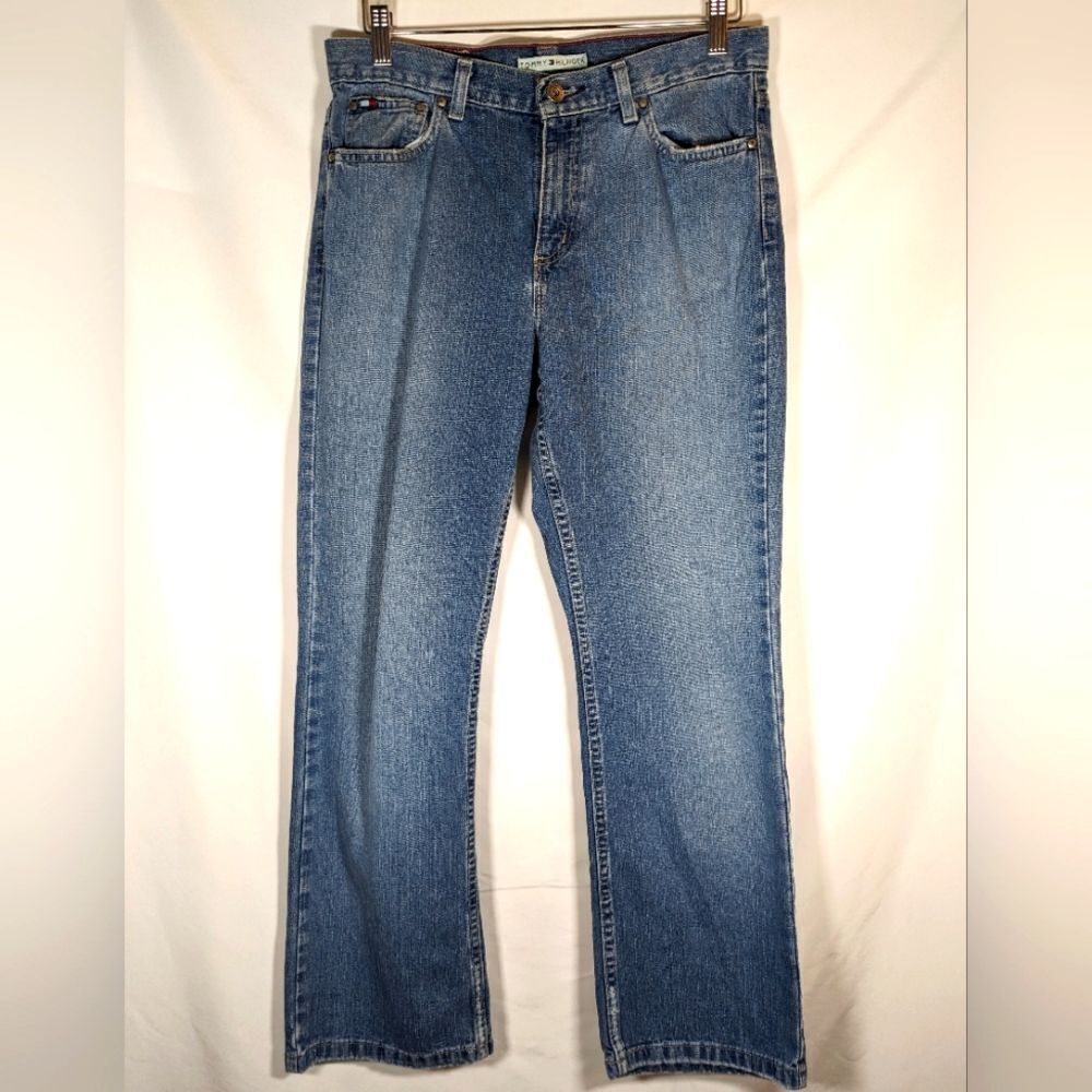 Tommy Hilfiger Women's  Distressed Classic Boot Denim Jeans